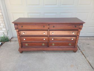 Solid Wood 8 Drawer Dresser