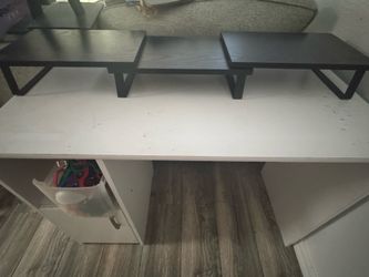 Monitor risers