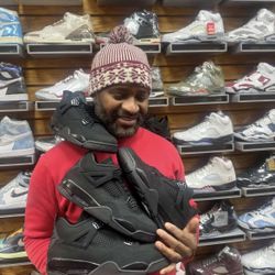 Air Jordan 4 Black Cat 2025 Available All Sizes Dead stock 