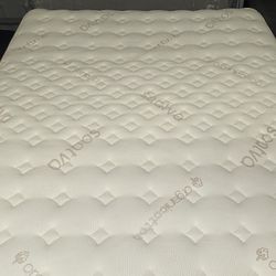 Saatva Memory Foam Hybrid Queen Mattress 