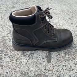 Size 5 US Boots 