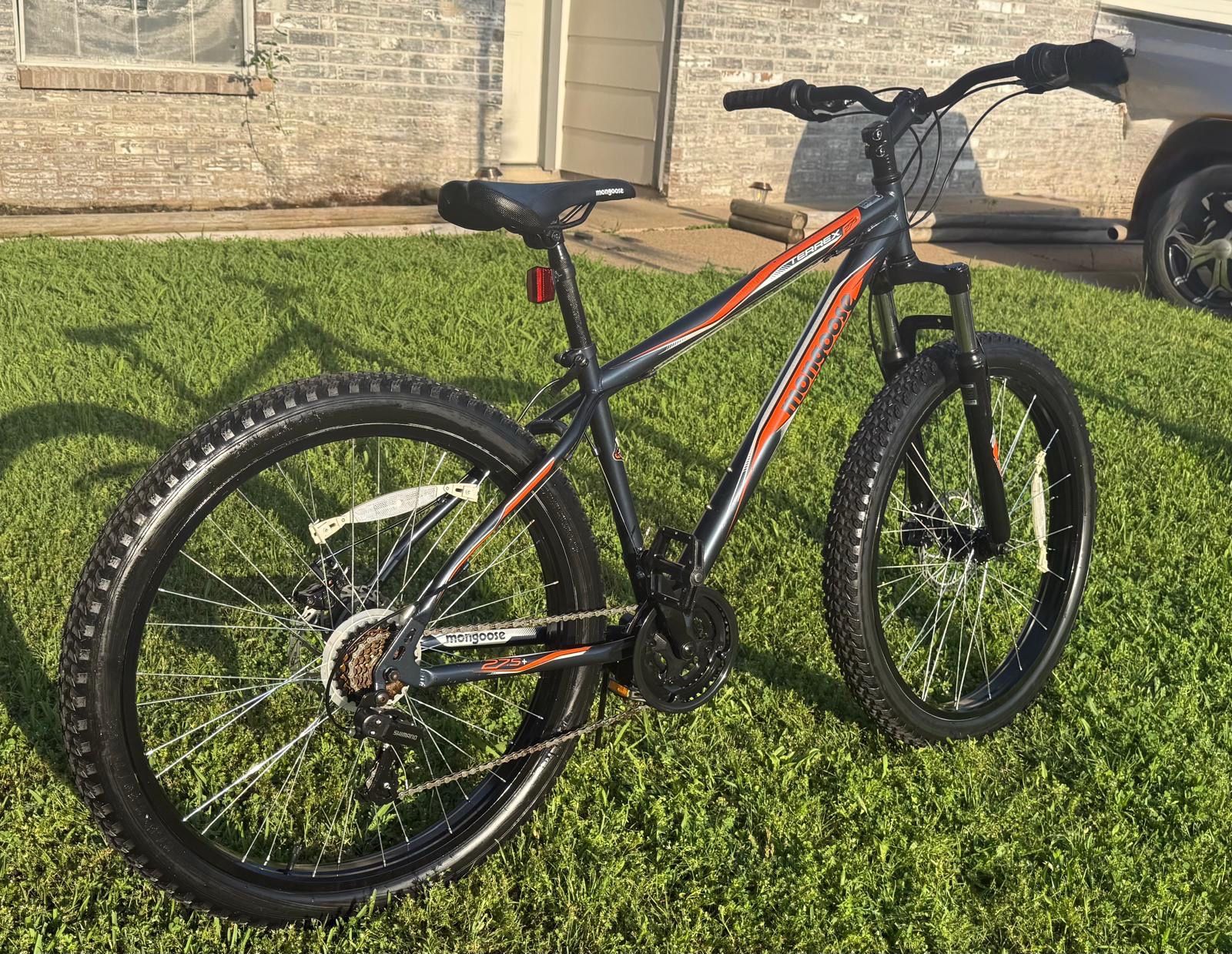 MONGOOSE TERREX 27.5 “ big and fat tires ready to ride
