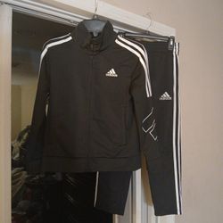 Nice 2pc Addidas Boy Sweat Pant Set!