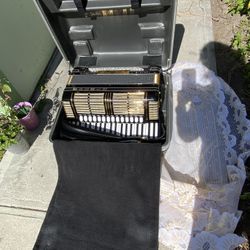 Hohner Electronic Accordion With MIDI 