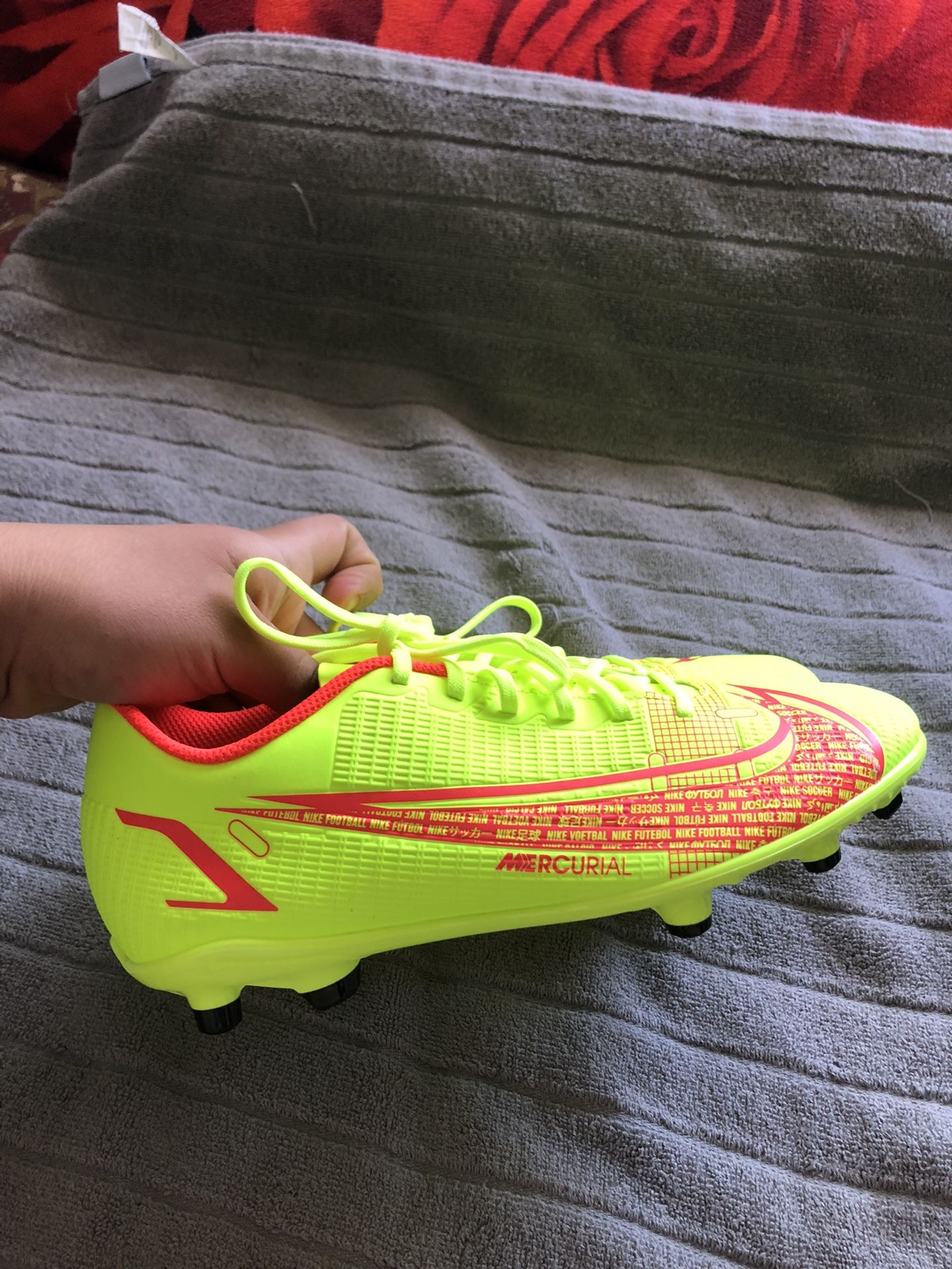 size 7.5 soccer cleats