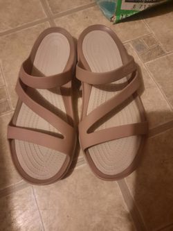 Crocs Size 10