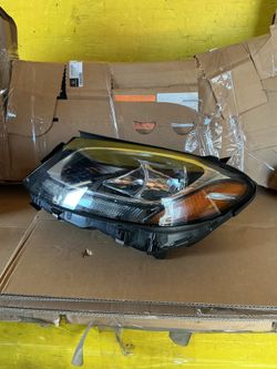 2016 - 2018 MERCEDES C350e - LEFT SIDE HEADLAMP OEM
