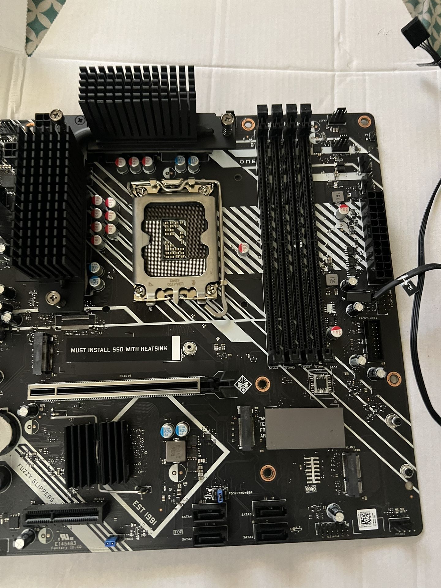 Z790 Mobo, 360 Aio Cooler, Intel I7 13700kf