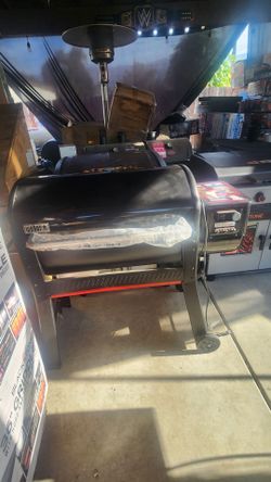 Weber Smoque XL Pellet Grill, 34 Inch Wood Fired Pellet Smoker with Wifi Capability, Black