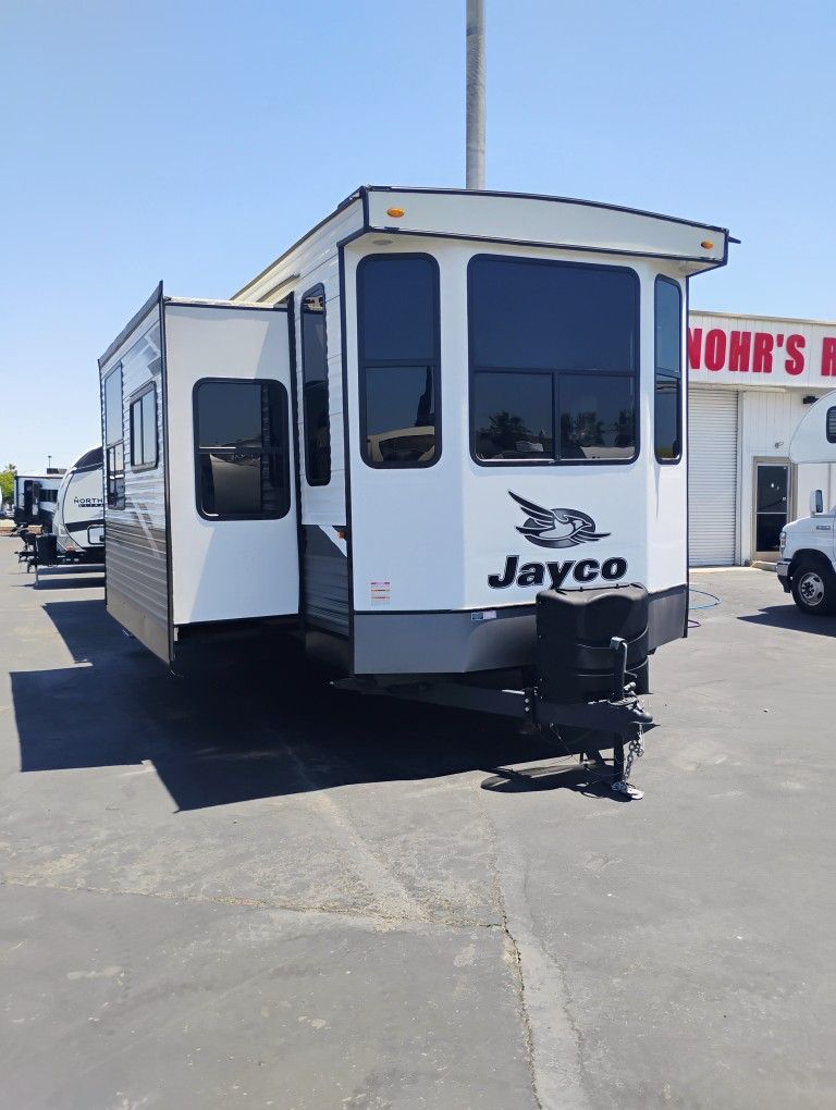 2022 Jayco bungaloo 40 loft