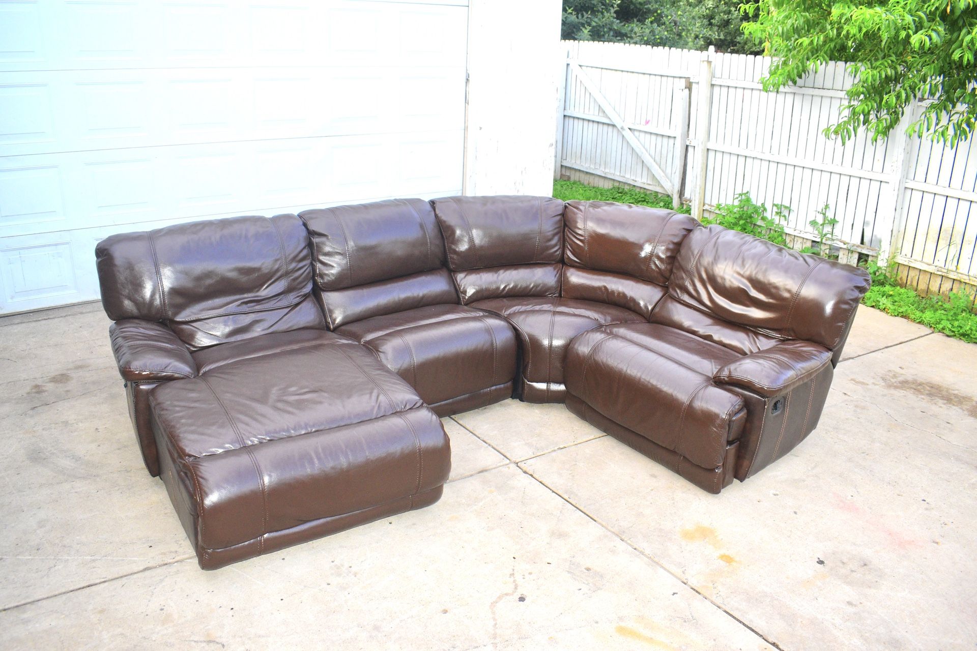 **🚨 Free Delivery! Ashley Leather Sectional Recliner couch sofa