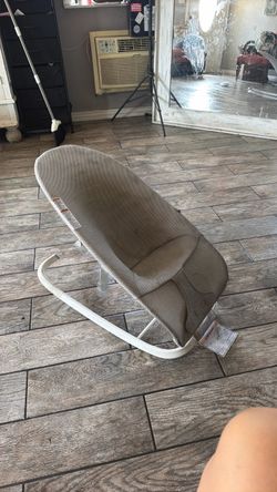 Baby rocker / baby bouncer
