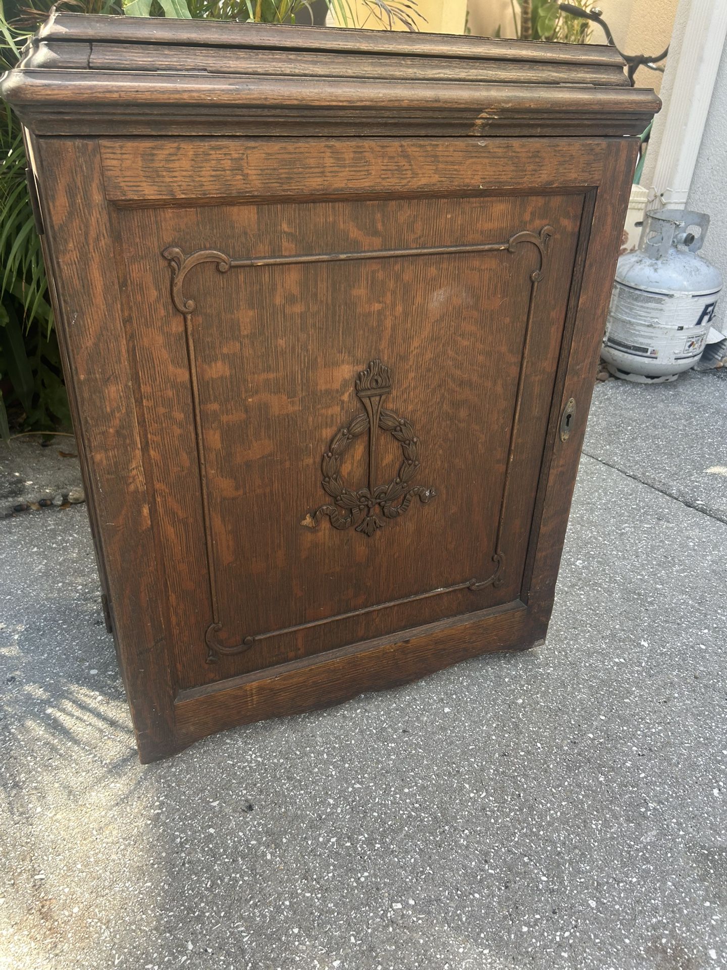 Solid Wood, Antique Singer, Sewing Machine Cabinet On Wheels!