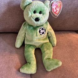 Rare Kicks Beanie Baby with errors. Mint condition 