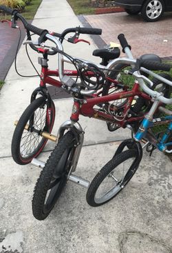 3 bicycles in very good conditions. Individual sale too.