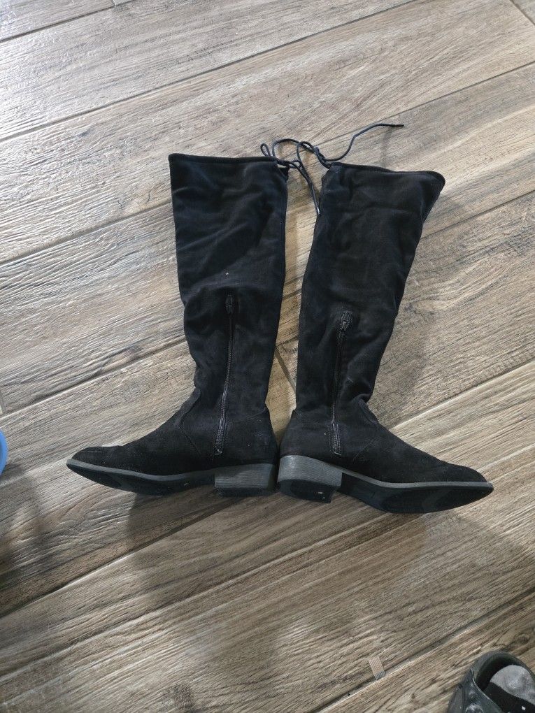 Black Tall Boots