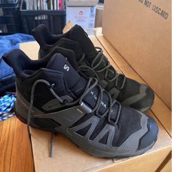 Like new Salomon Boots