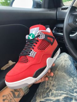 Jordan retro 4 Toro bravo 9.5M