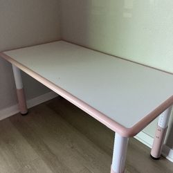 Kids Table 25$ Or Best Offer