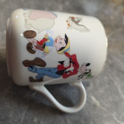 MICKEY MOUSE AND FRIENDS WALT DISNEY WORLD COFFEE MUG