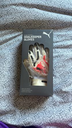 Puma ultra goal keepr gloves size 8