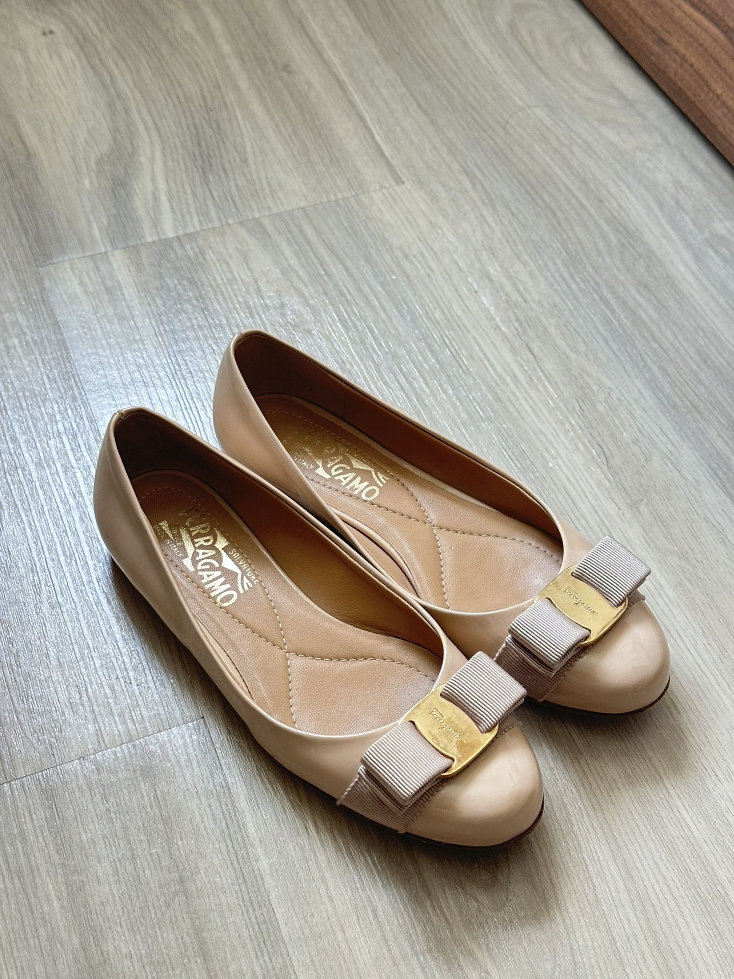 Ferragamo ballet Flats