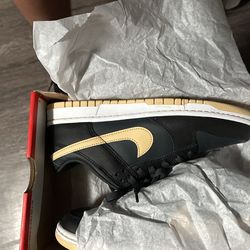 nike dunks size 8.5