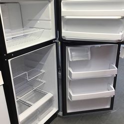 GE 16 Cu Ft Top And Bottom Fridge. 1 year Warranty 