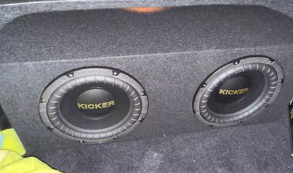 Dual Kicker Subwoofer with Amp and Bass Control Setup