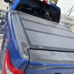 Ford F150 Foldable Bed cover For a 5.5ft bed OEM FORD