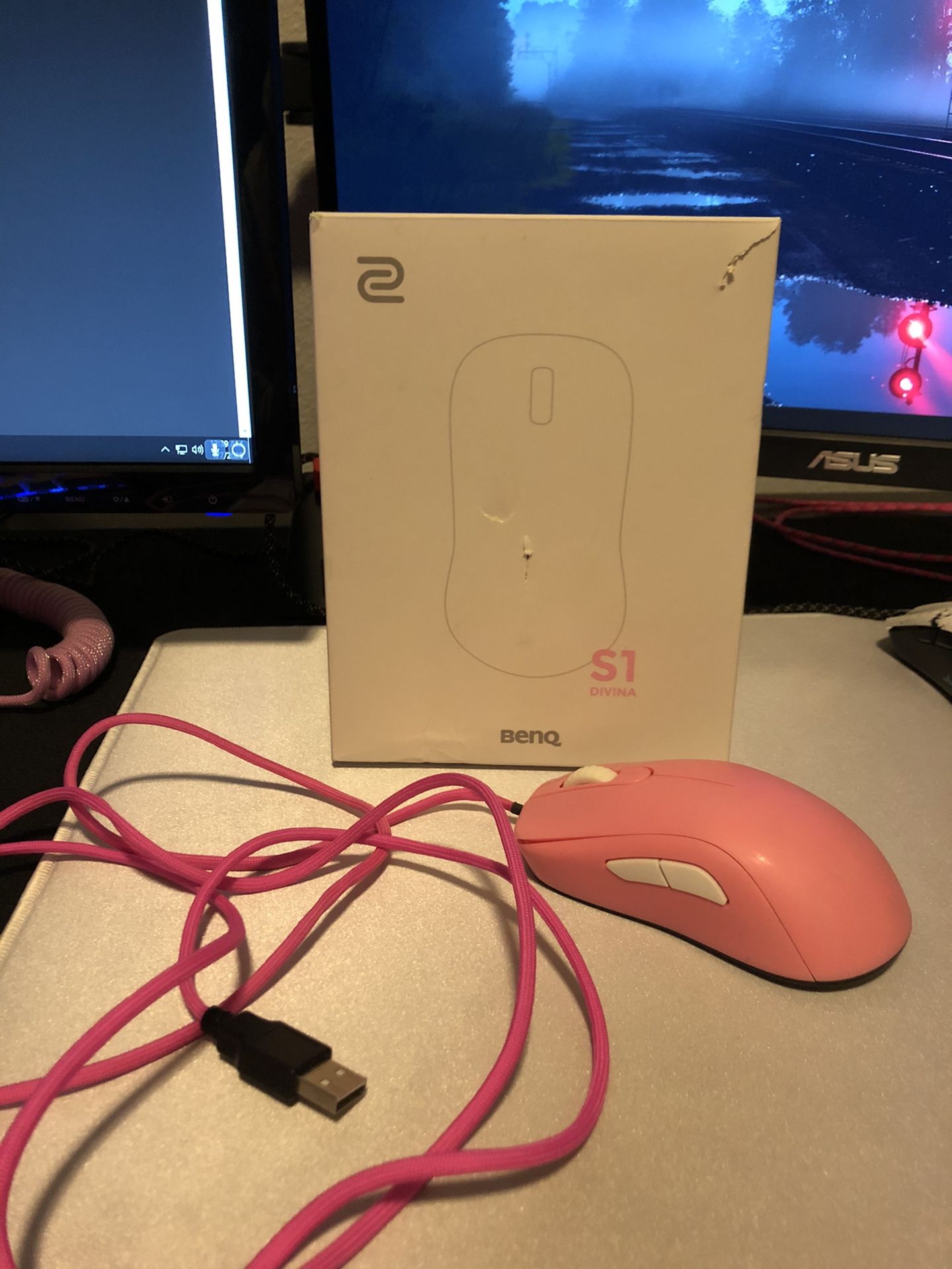 ZOWIE S1 DIVINA PINK Gaming Mouse [Matte] + Pink [Paracord] + Hyperglides