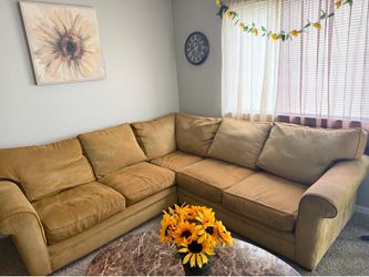 Gold sectional