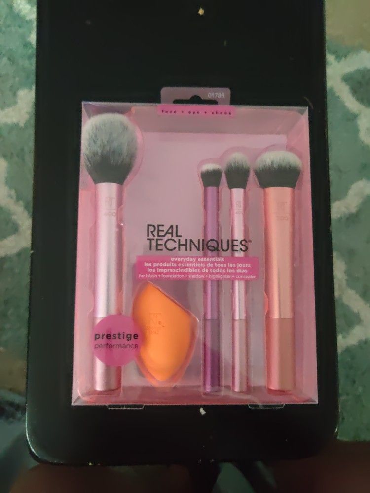 Real Technique Prestige Performance Make Up Brushes 