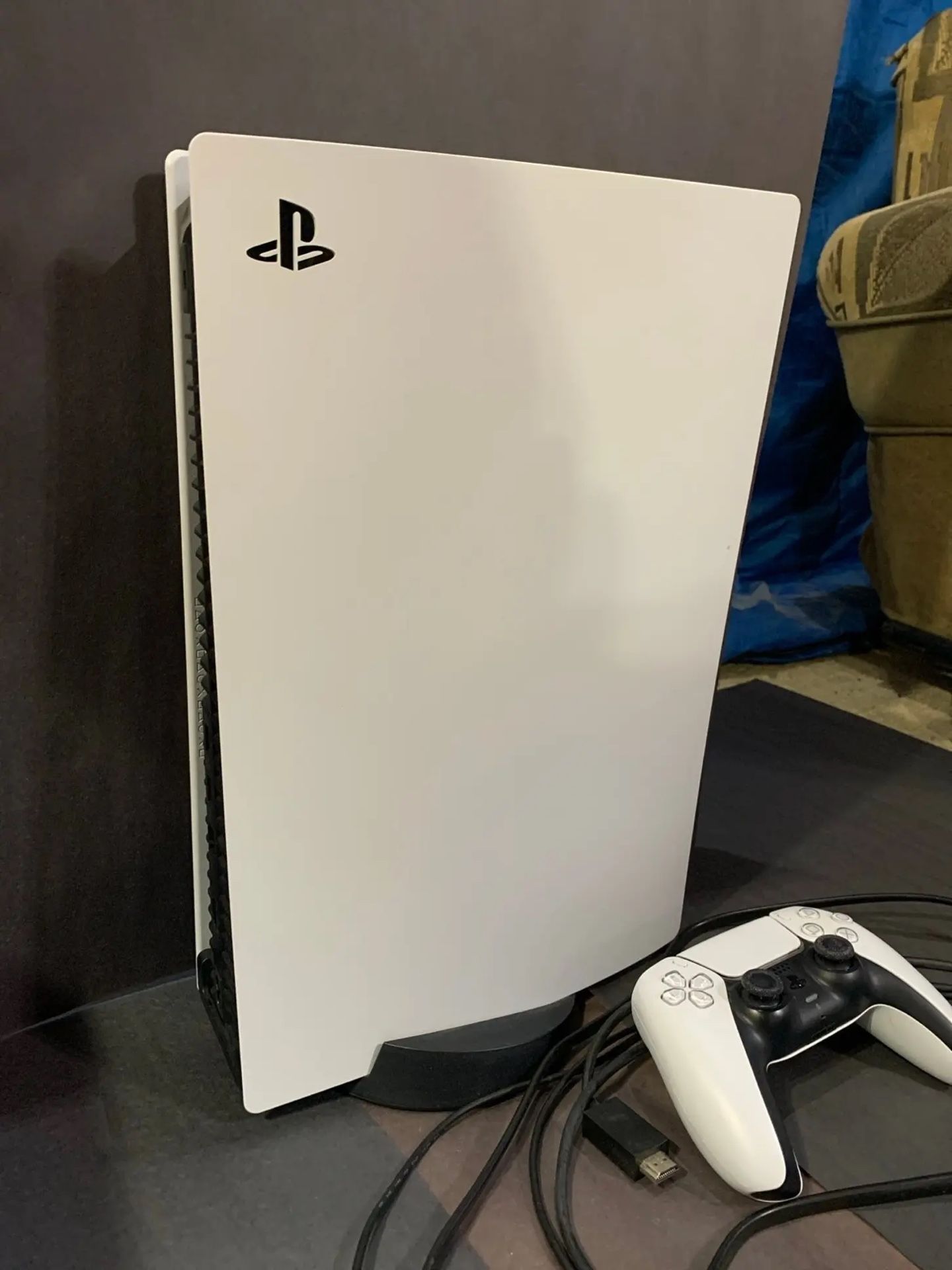 PS5 With Controller And Disc