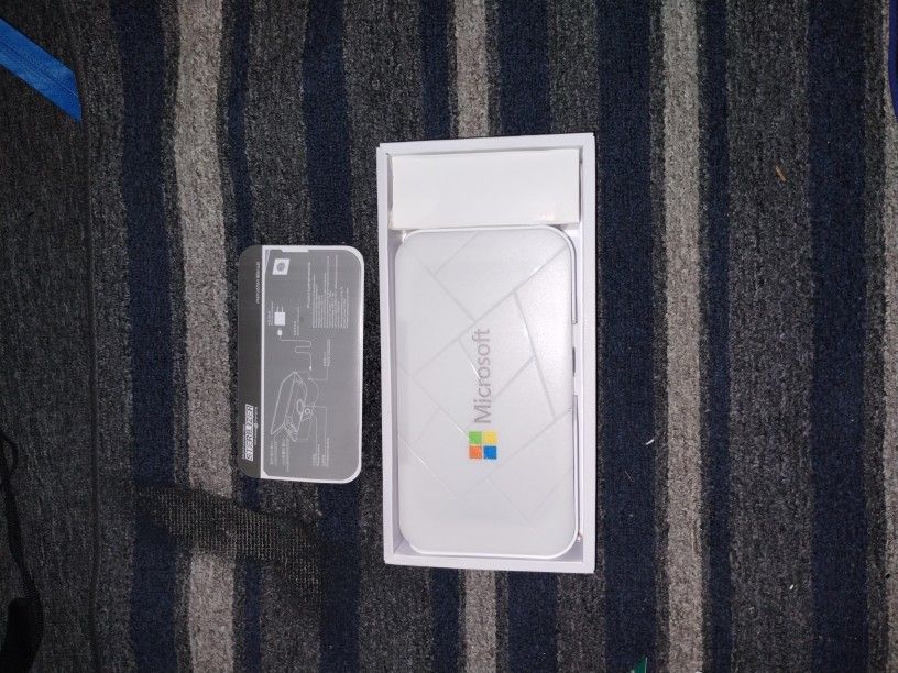 Microsoft Wireless Charging Station With Voice.