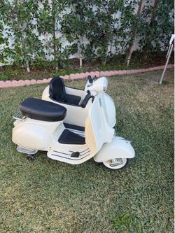 Licensed 12V Vespa 150 Dual Seater Tricycle Sidecar