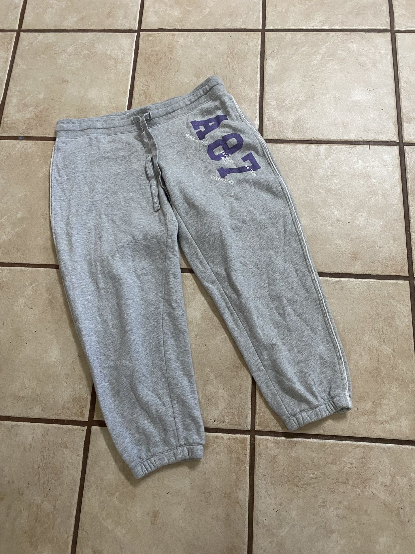 Woman’s Ankle Length Joggers Size Medium Aeropostale