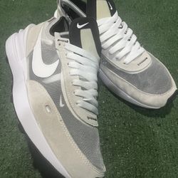 NIKE WAFFLE  ONE SIZE 9.5 