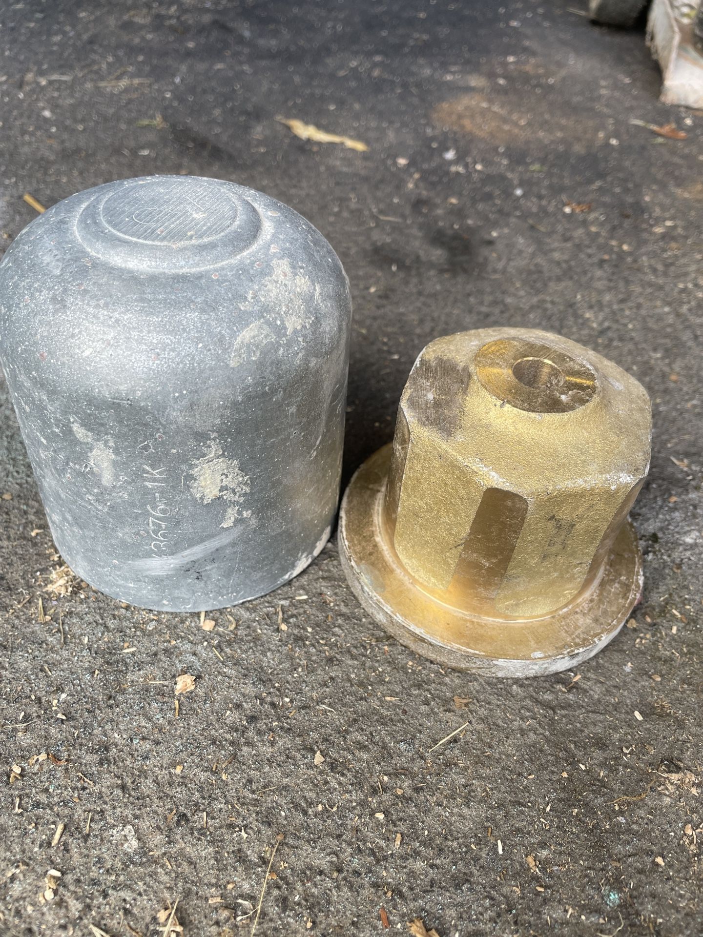 Shaft Zinc With Brass Nut