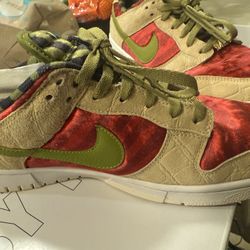 Brand new custom Nike Dunks - Size 11