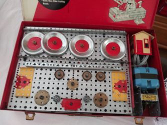 Vintage Erector Sets - 1957 Gilbert / 1981 Gabriel