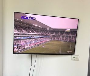 Vizio 50” TV with Wall Mount