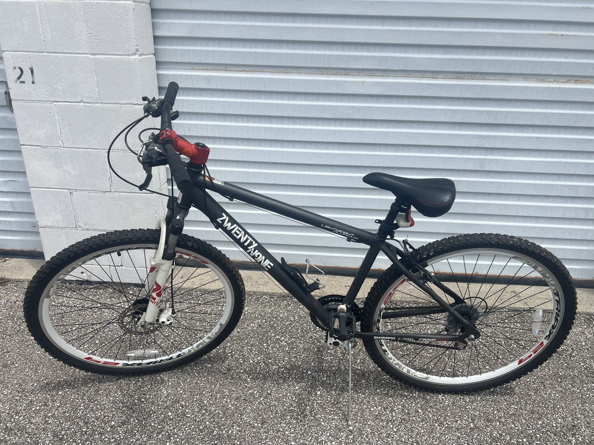 Triax 2wenty N9ne Mountain Bike