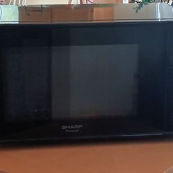 Free Sharp Carousel Microwave Black