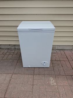 Insignia freezer