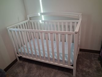 Baby Crib with Mattress