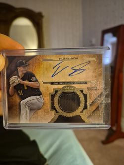 Autographtoppstier1relic2017TylerGlassnow