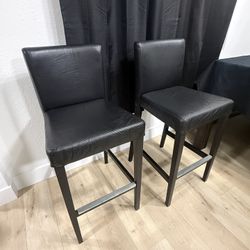 2 Bar Stools 