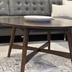Coffee Table - Round, Walnut