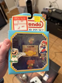 Mario Collector Pins 30$